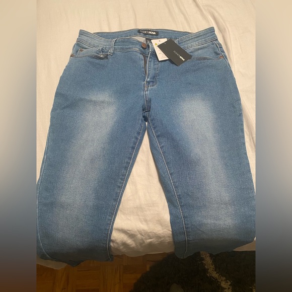 Brand new size 13 (small fit) Fashionnova denim Jeans new with tag - Picture 1 of 2